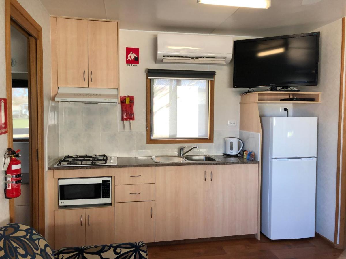 Acacia Caravan Park & Holiday Units อารารัต ภายนอก รูปภาพ