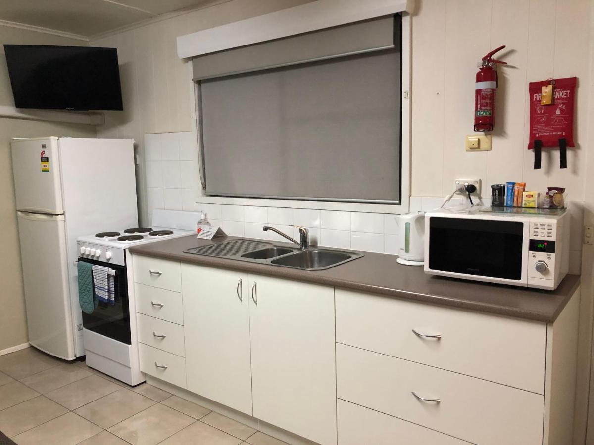Acacia Caravan Park & Holiday Units อารารัต ภายนอก รูปภาพ