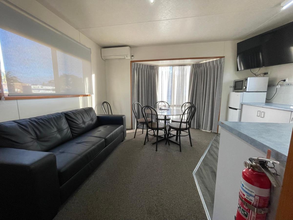Acacia Caravan Park & Holiday Units อารารัต ภายนอก รูปภาพ