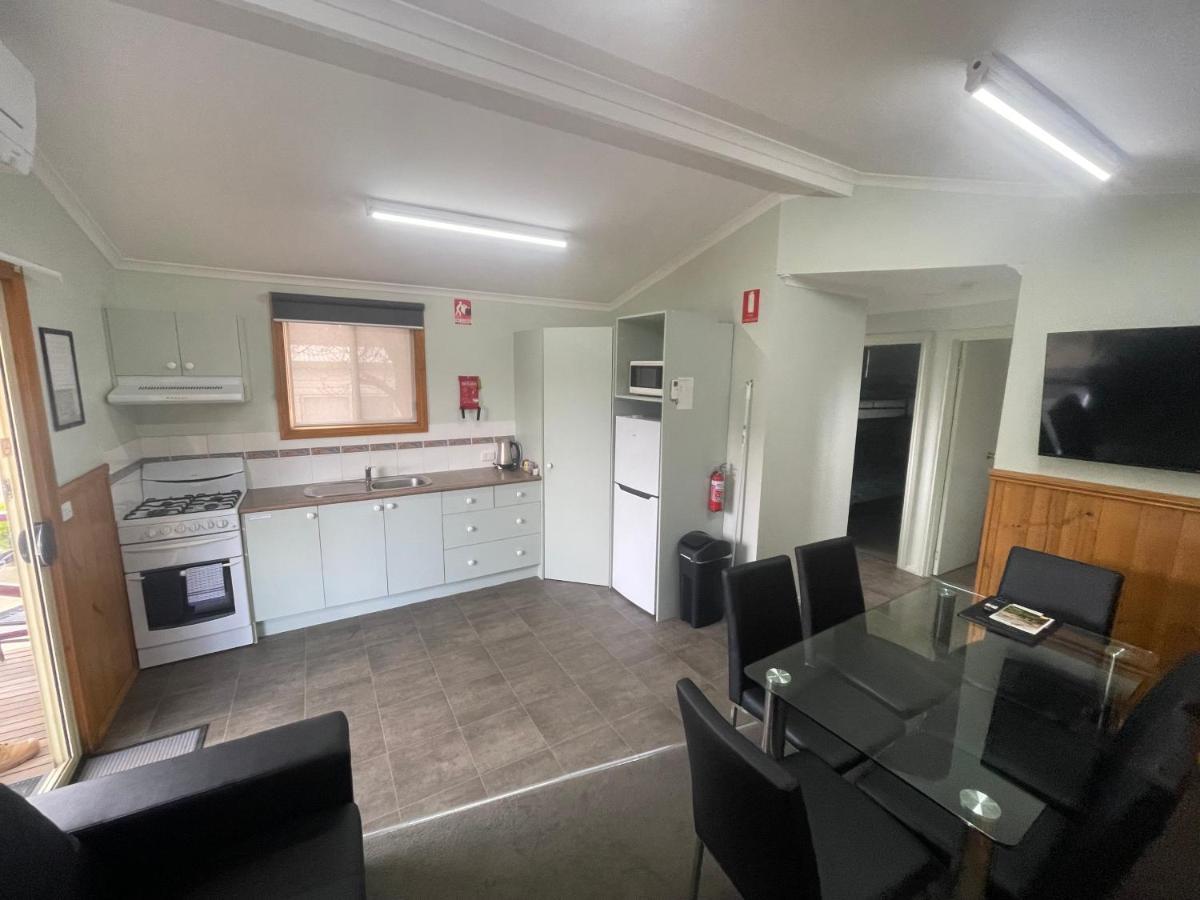 Acacia Caravan Park & Holiday Units อารารัต ภายนอก รูปภาพ