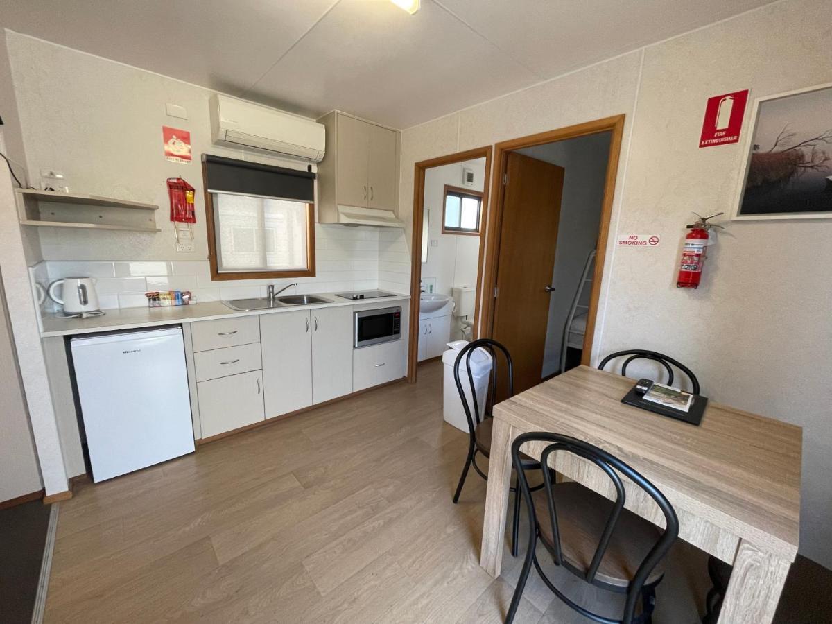 Acacia Caravan Park & Holiday Units อารารัต ภายนอก รูปภาพ