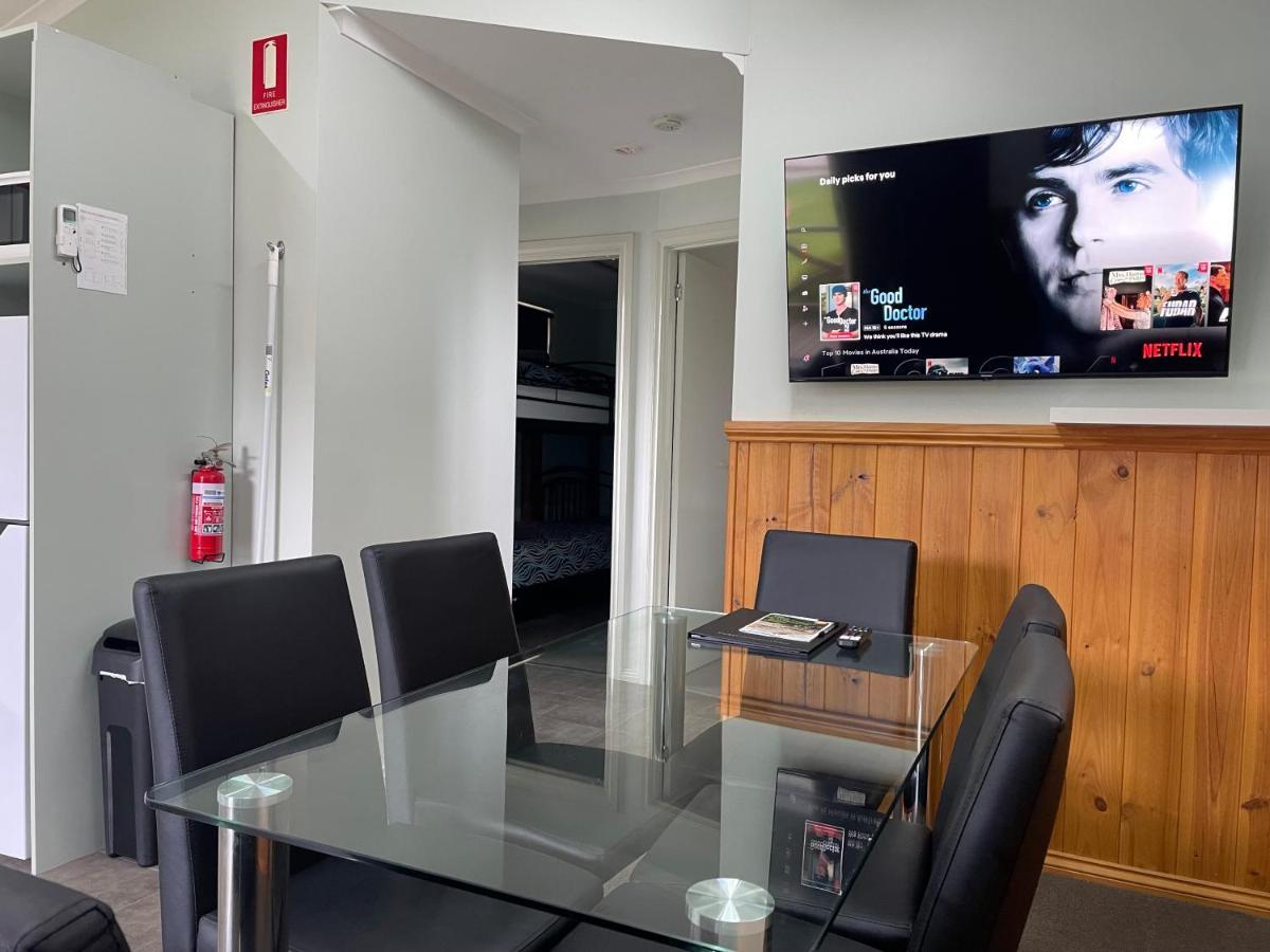Acacia Caravan Park & Holiday Units อารารัต ภายนอก รูปภาพ