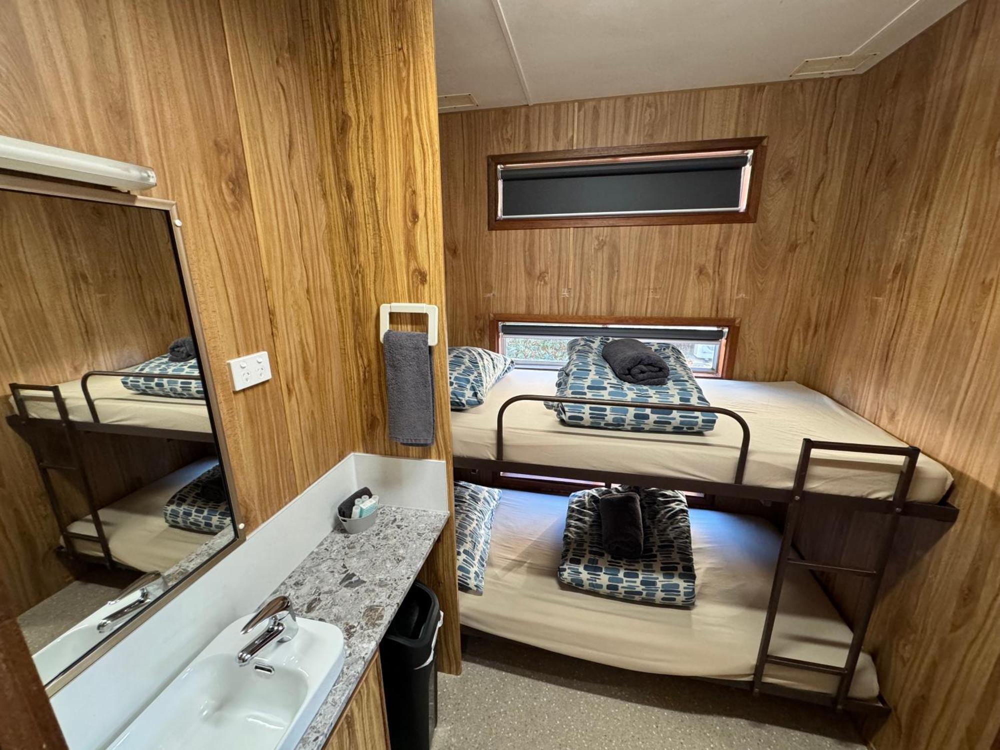 Acacia Caravan Park & Holiday Units อารารัต ภายนอก รูปภาพ