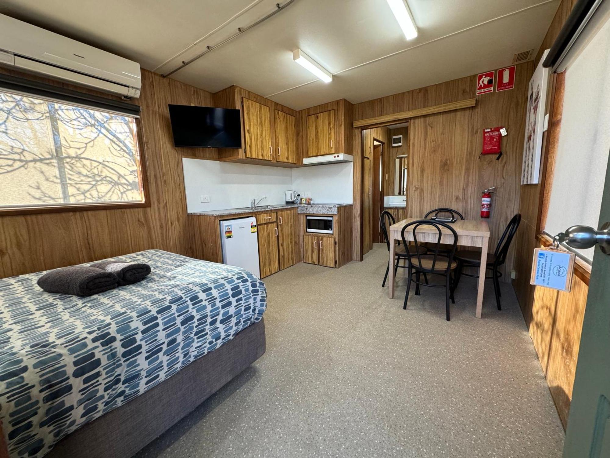 Acacia Caravan Park & Holiday Units อารารัต ภายนอก รูปภาพ