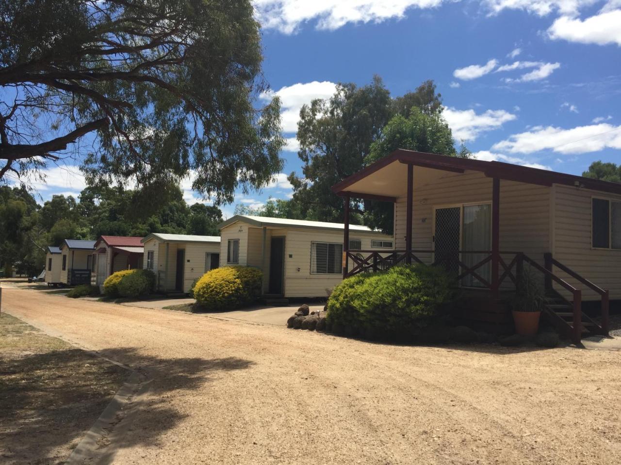 Acacia Caravan Park & Holiday Units อารารัต ภายนอก รูปภาพ