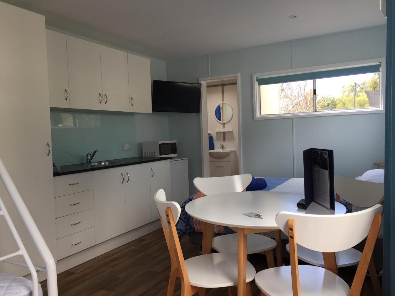 Acacia Caravan Park & Holiday Units อารารัต ภายนอก รูปภาพ